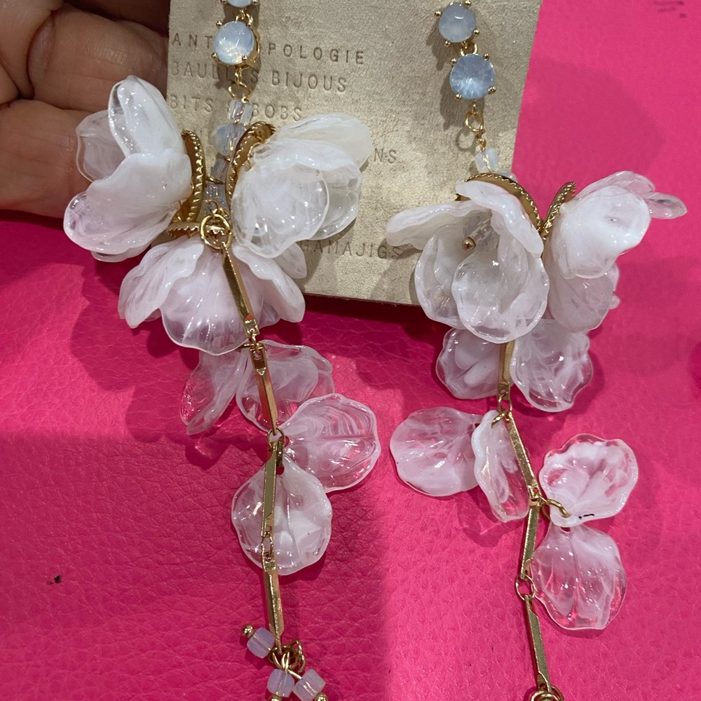 Elegant White Floral Earrings